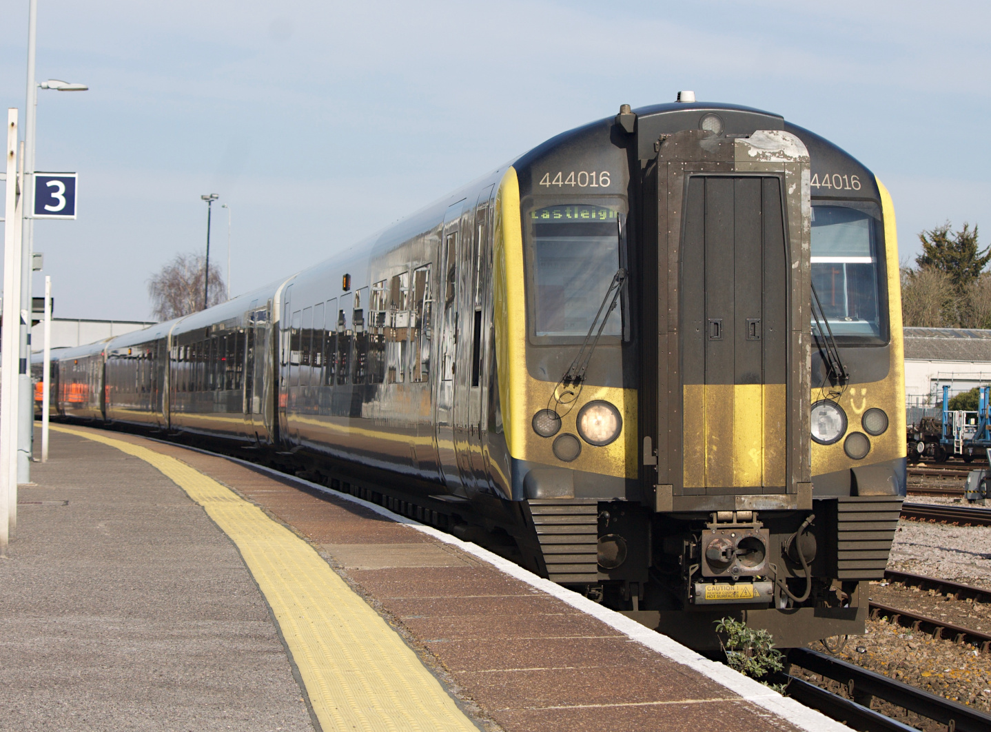 444016