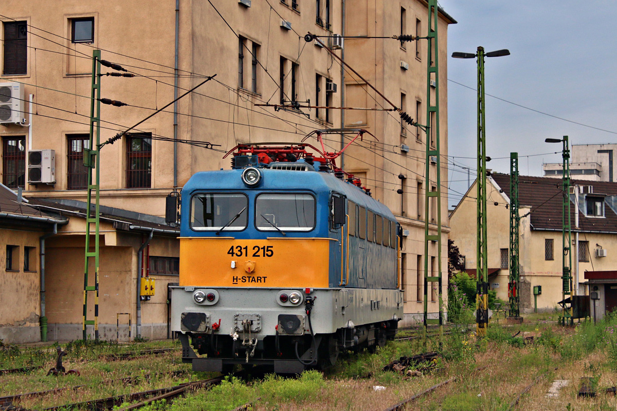 431 215