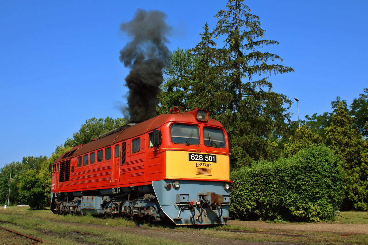 628 501