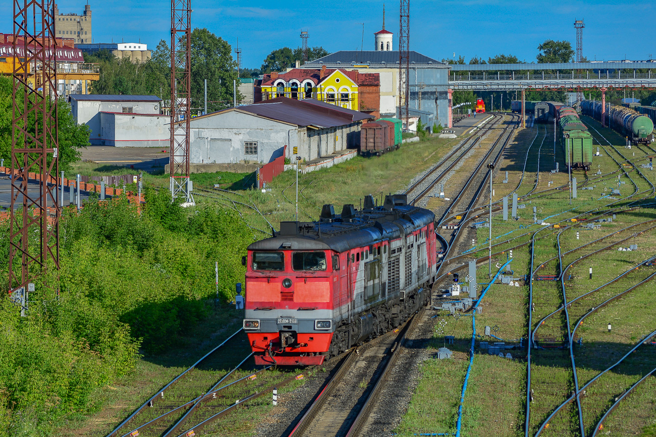 2ТЭ10М-2183