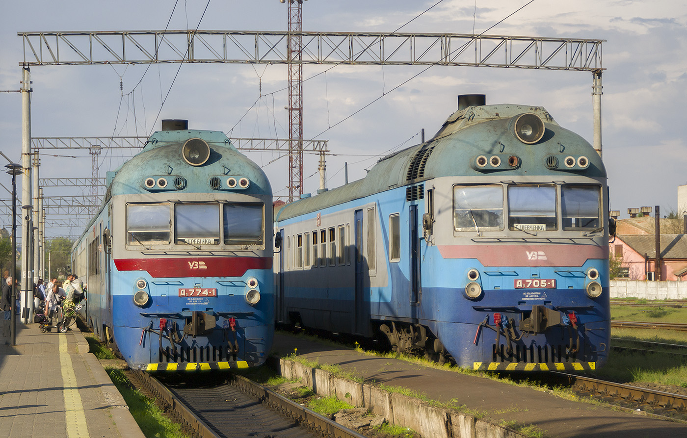 Д1-774; Д1-705
