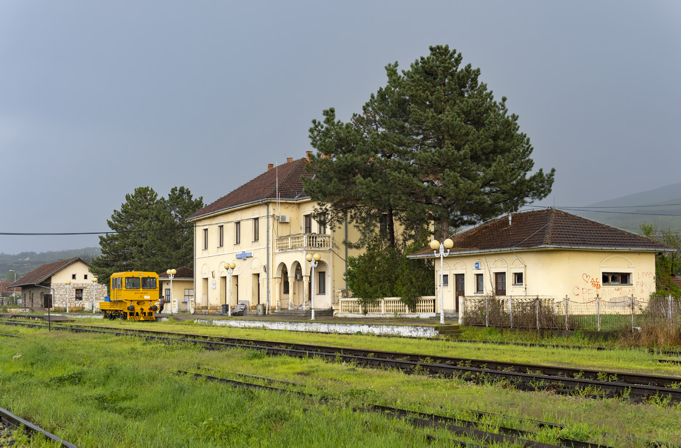 915-104