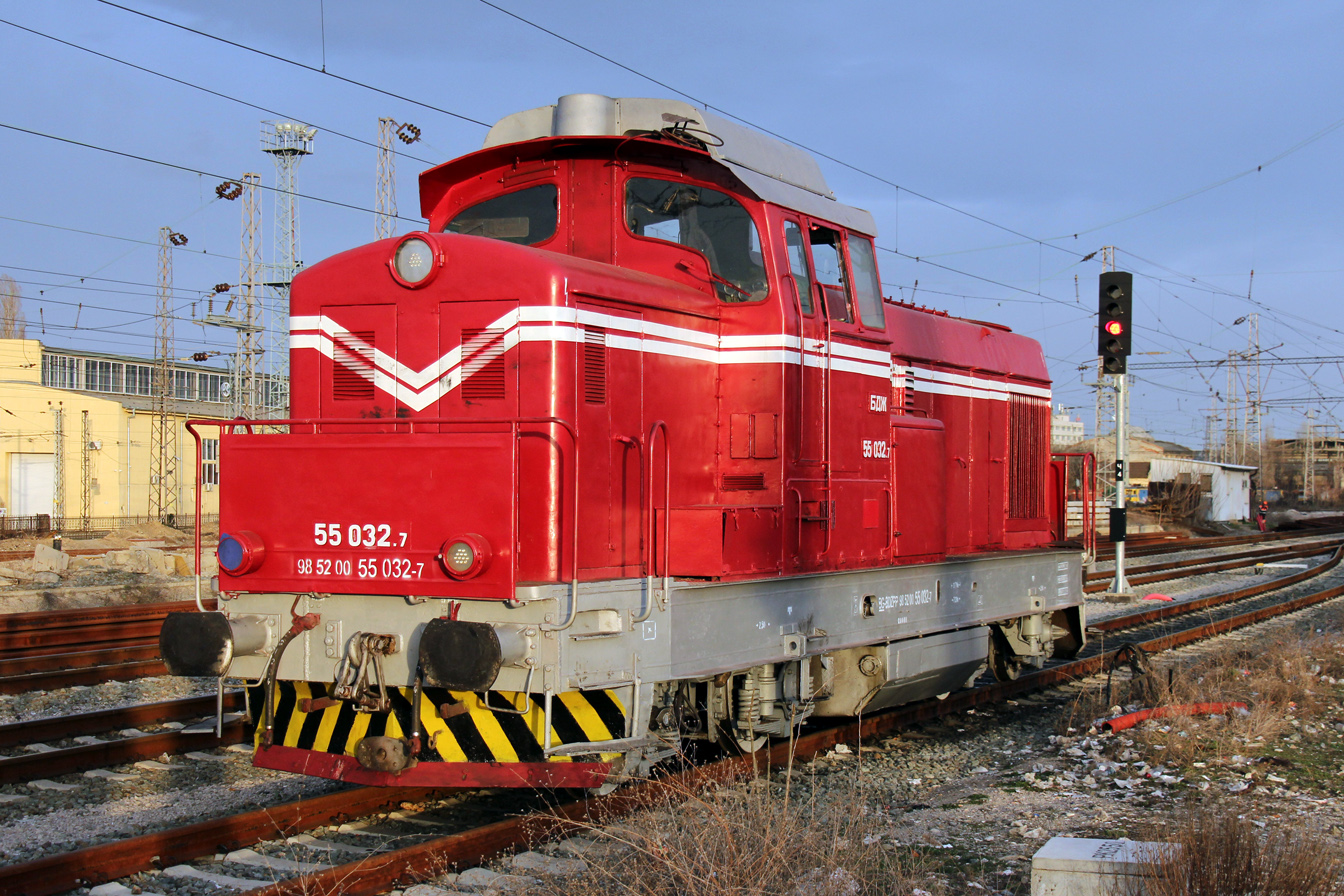55 032