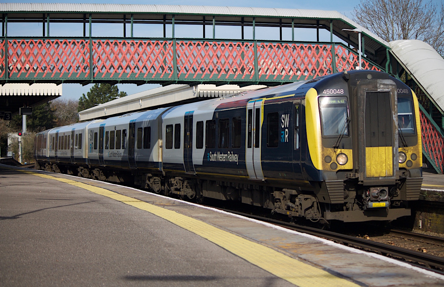 450048