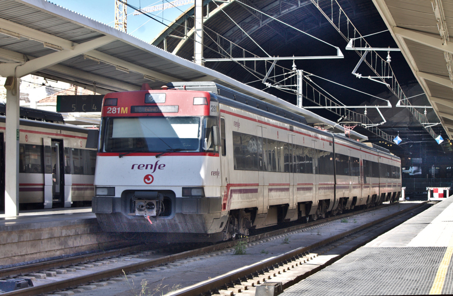 447 141