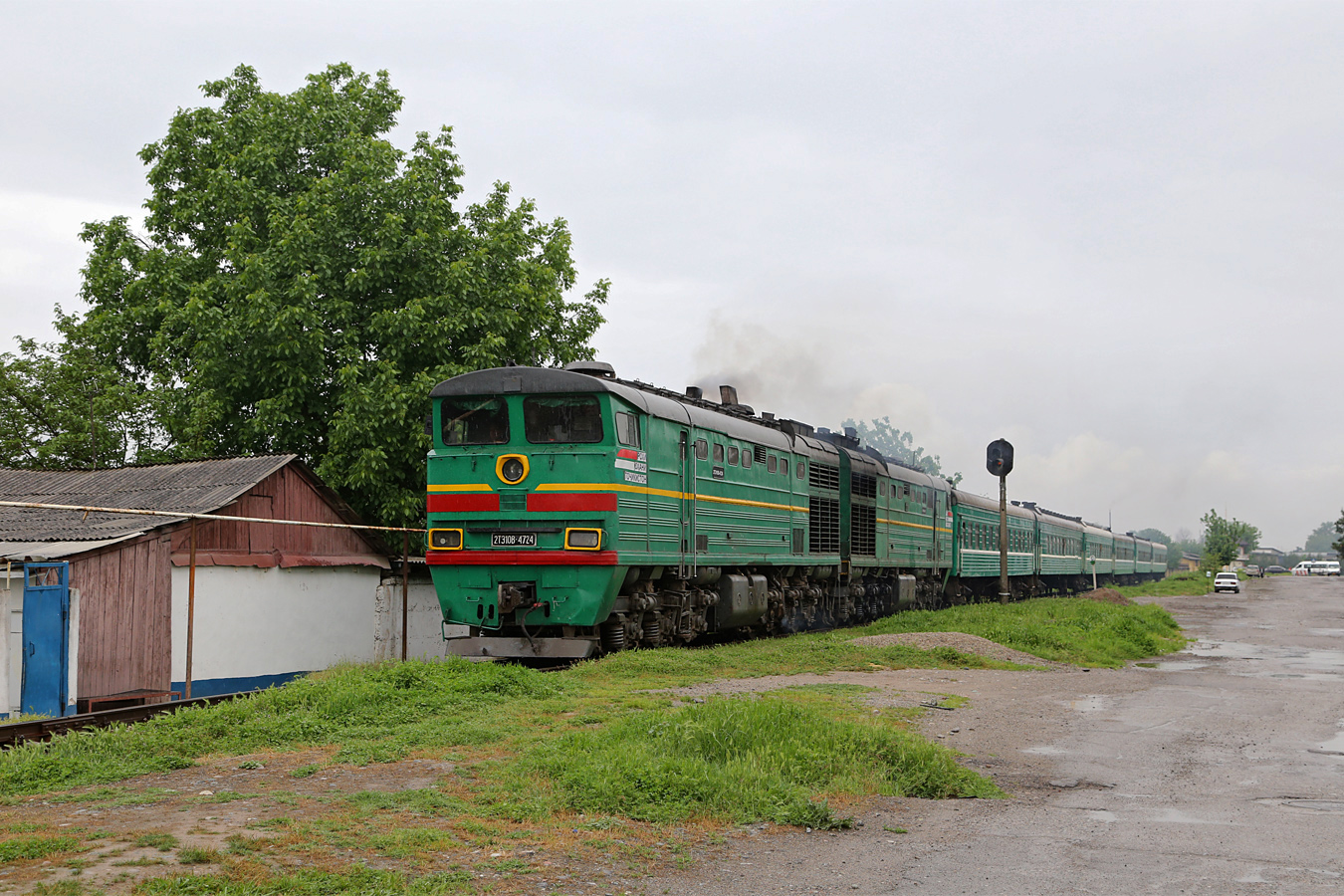 2ТЭ10В-4724