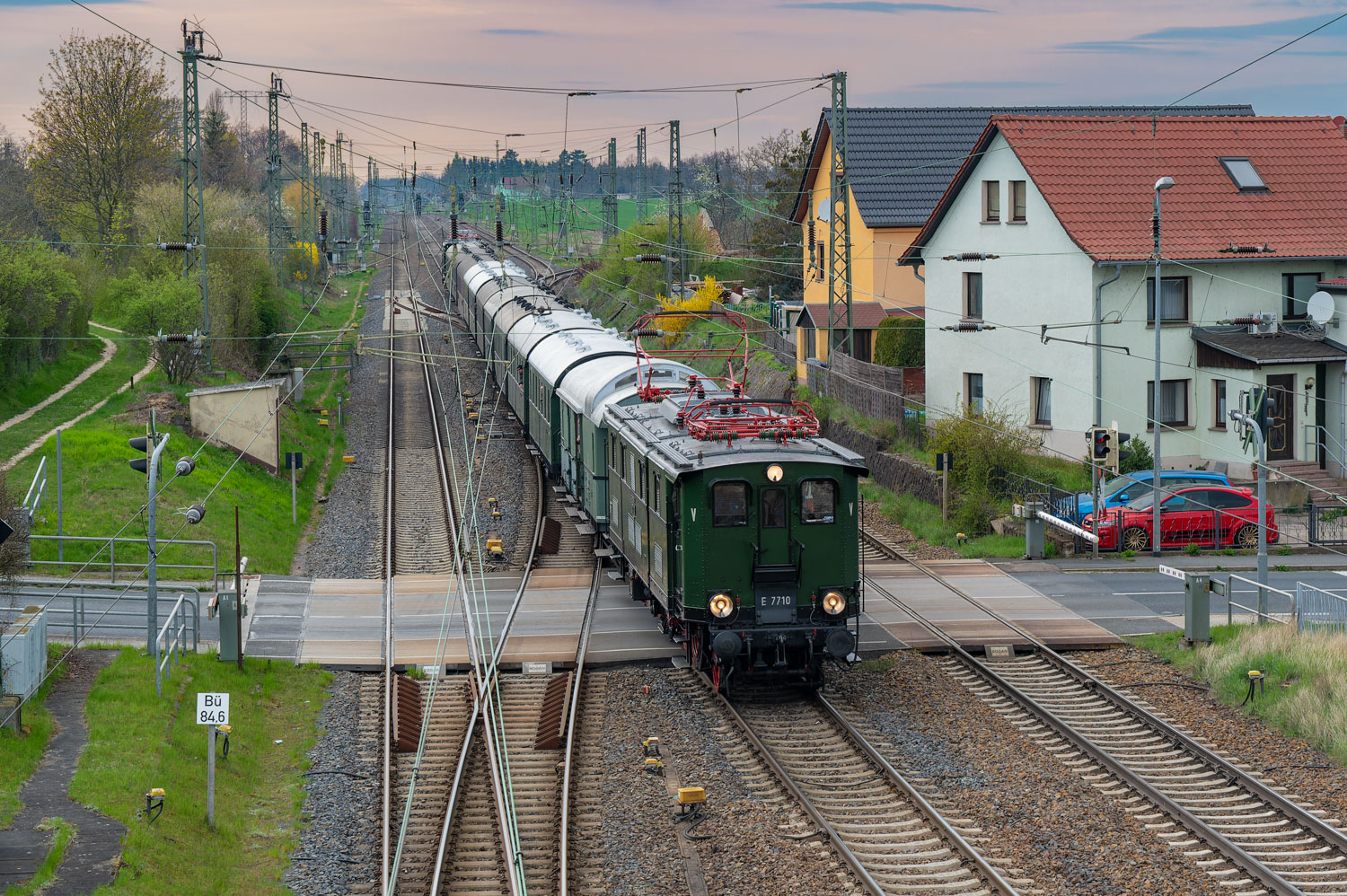 E77 10