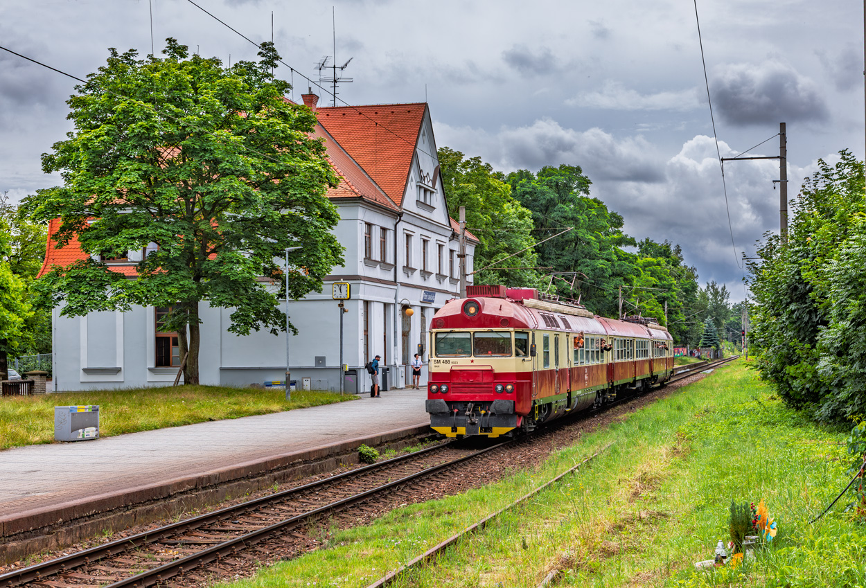 560 023-4