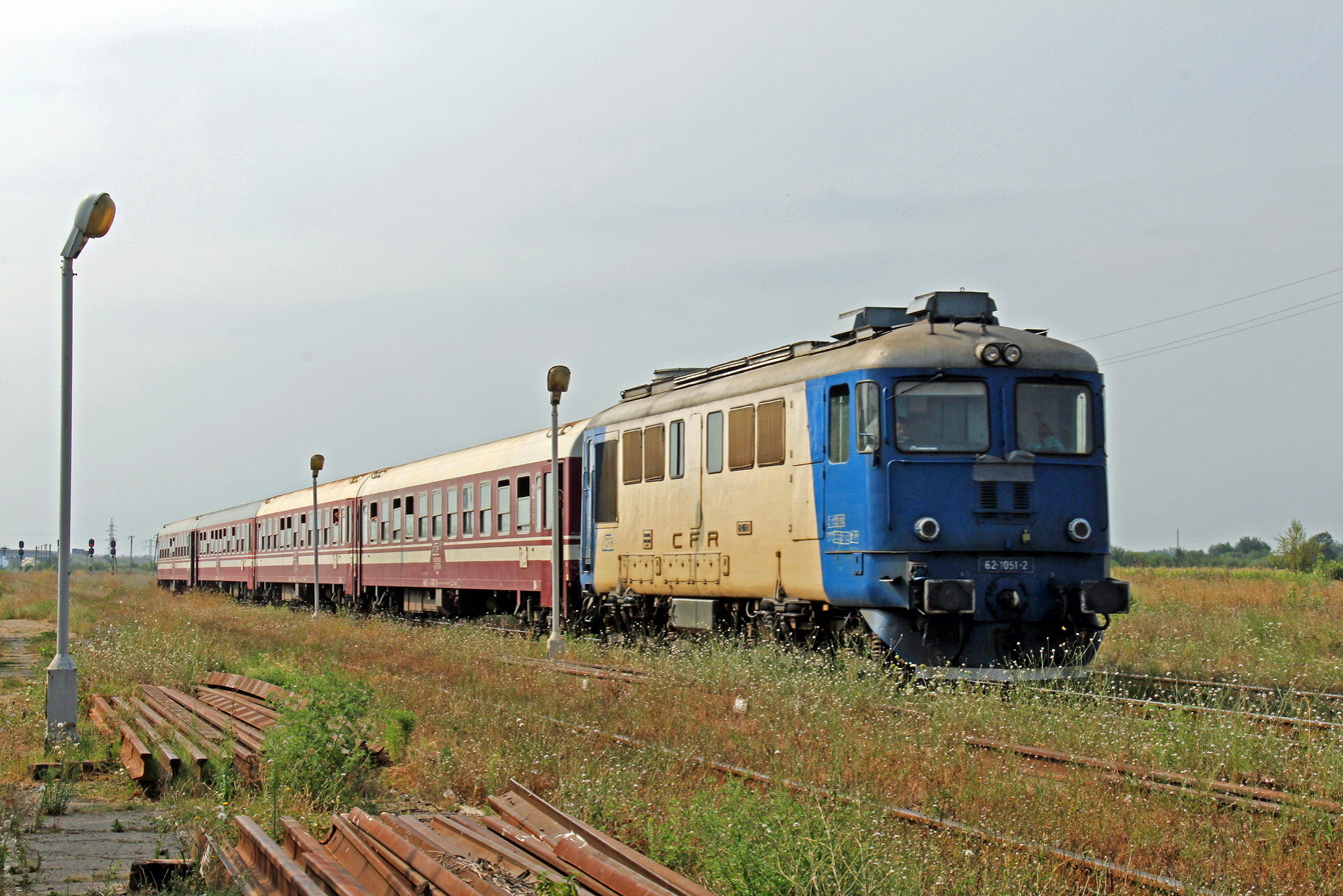 62 1051
