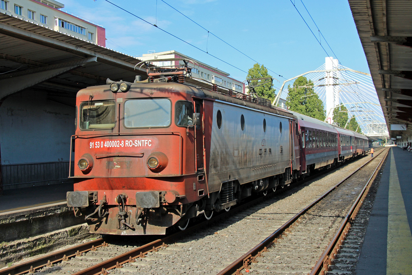 400 002