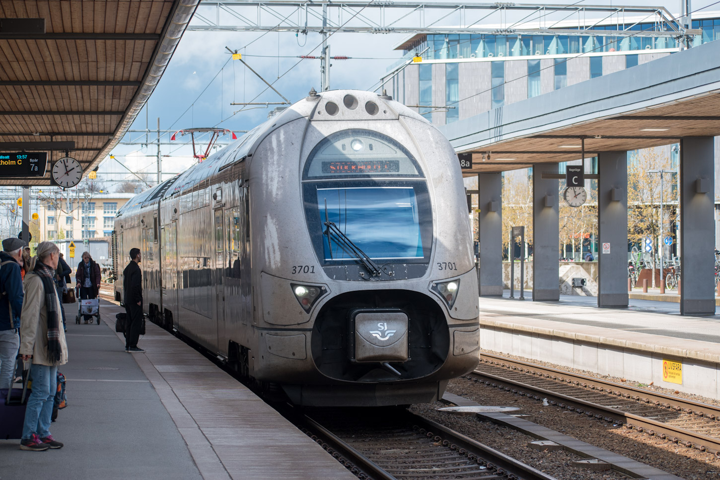 X40 3701