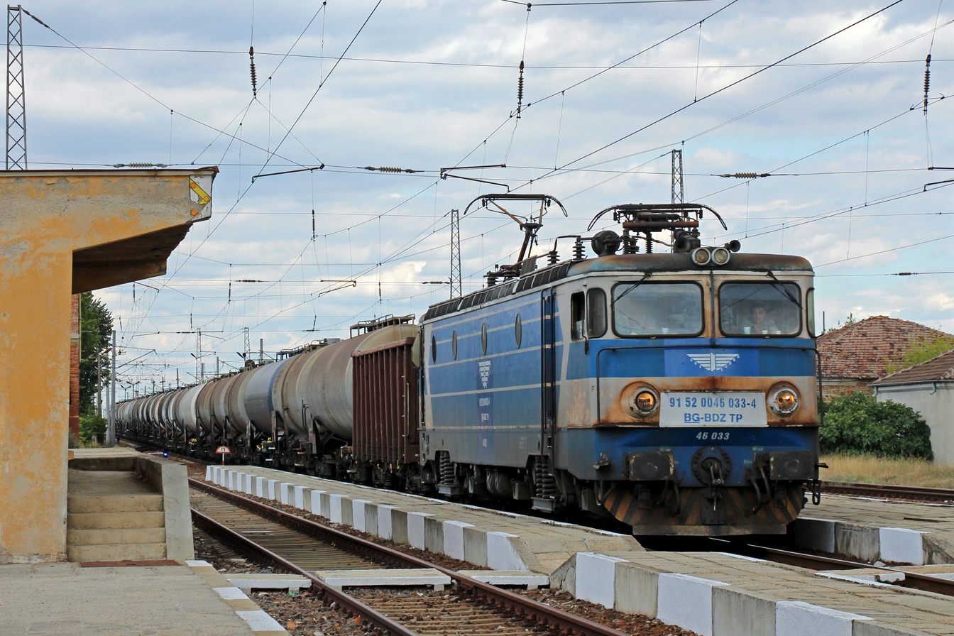 46 033