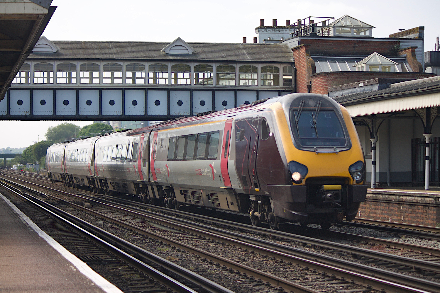 220004