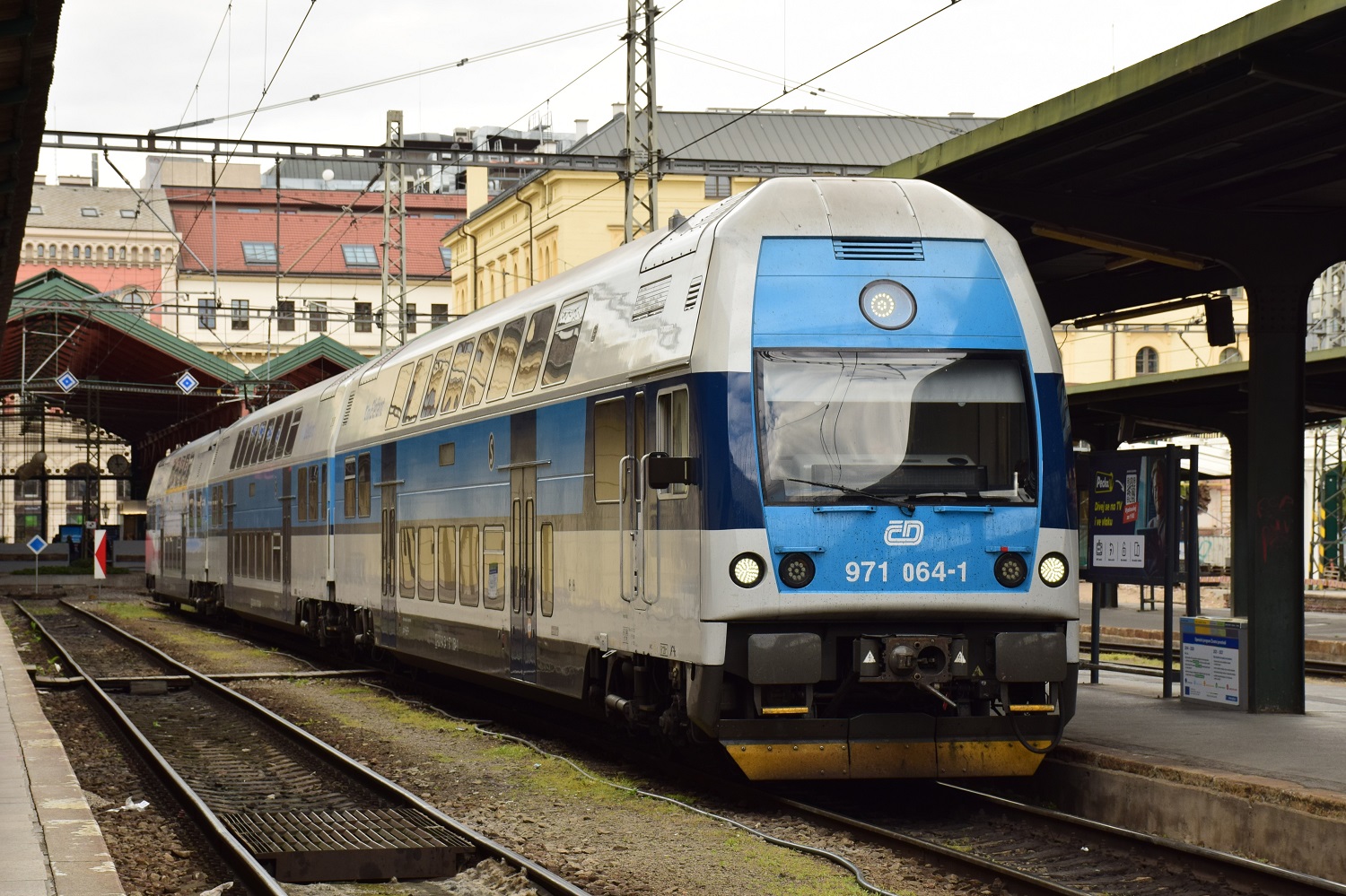 471 064