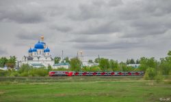 ЭС1П-047 (Moscow Railway); ТЭП70БС-263 (Northern Railway)