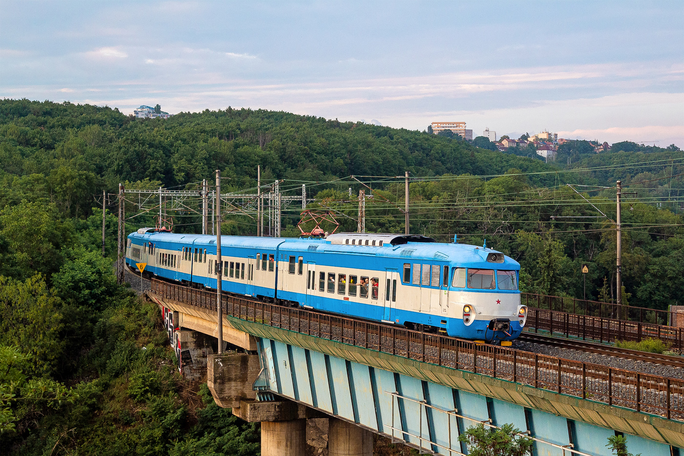 451 045-9