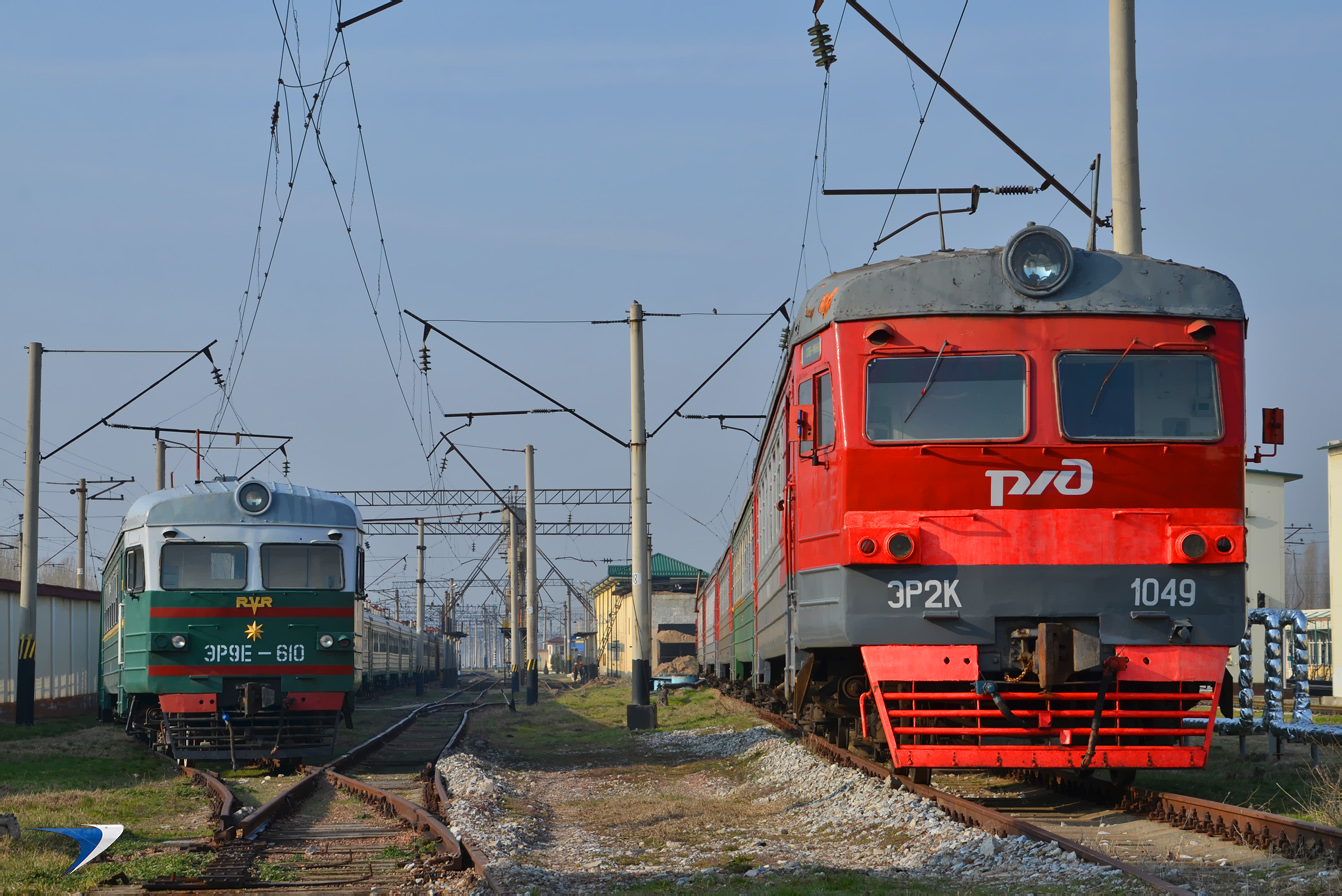 ЭР2К-1049