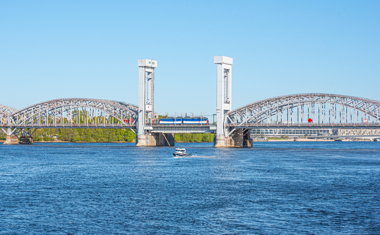 ВЛ82М-069