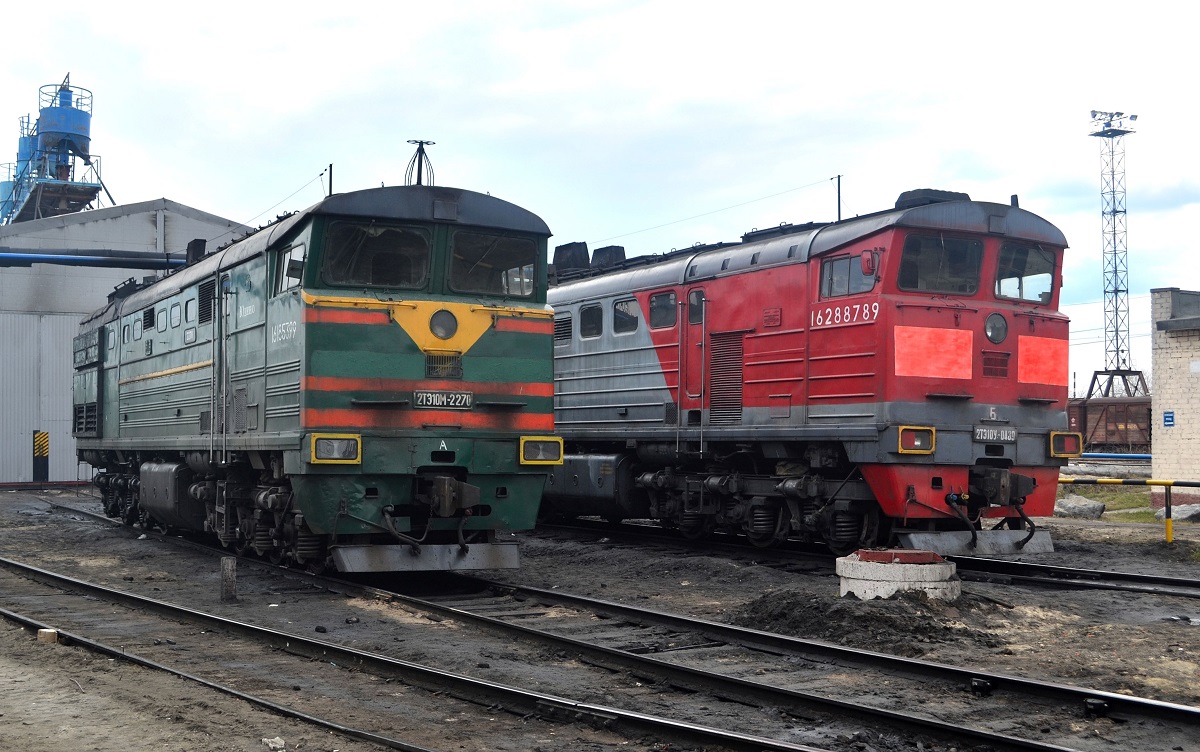 2ТЭ10М-2270; 2ТЭ10У-0439