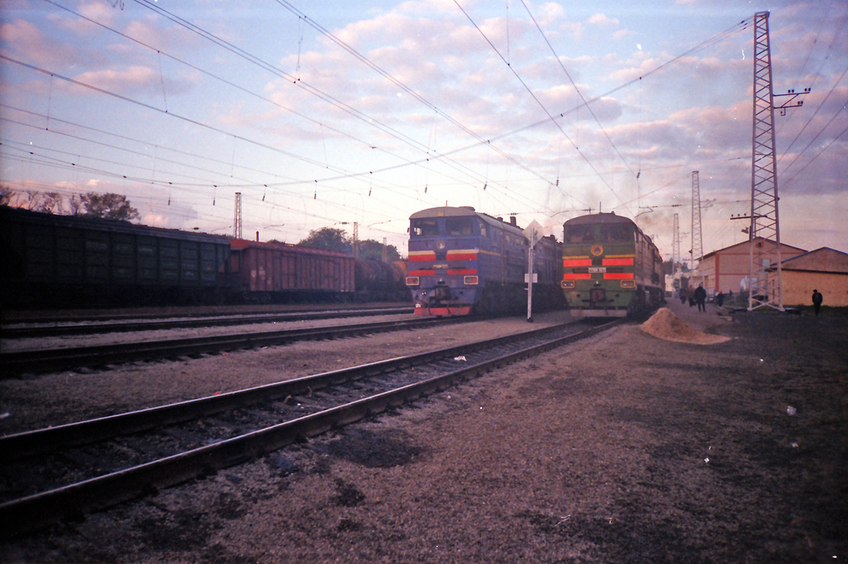 2ТЭ10М-2225; 2ТЭ10М-0470