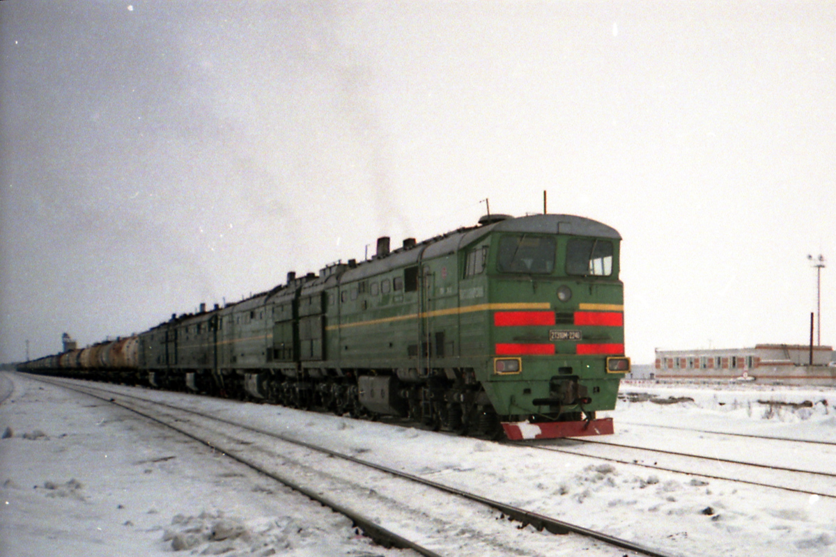 2ТЭ10М-2240
