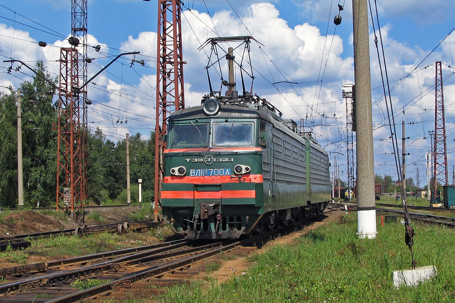 ВЛ11.8У-700
