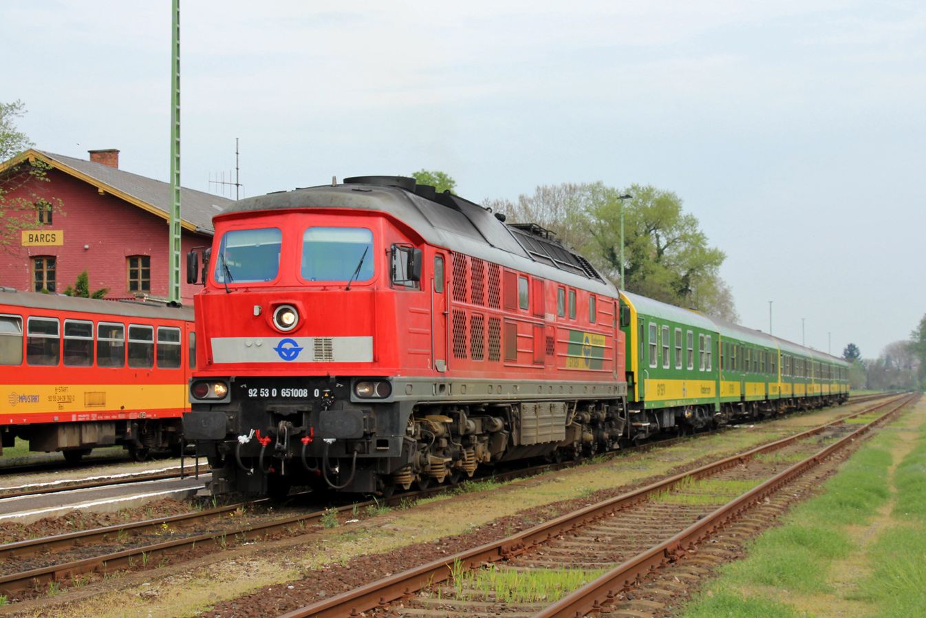 651 008