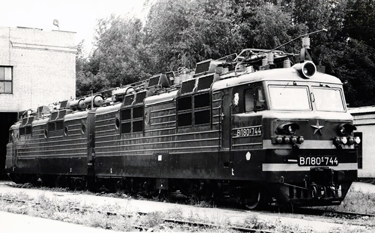 ВЛ80С-744