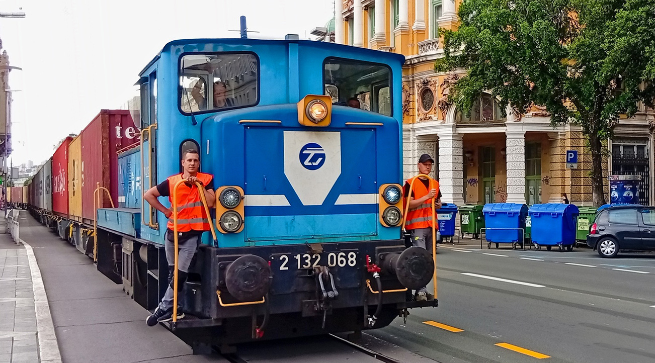 2132 068