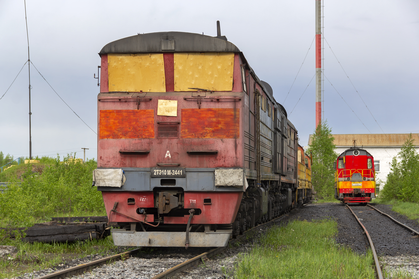 2ТЭ10М-2441