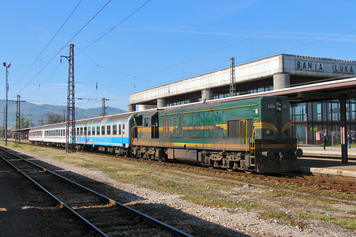 661-325