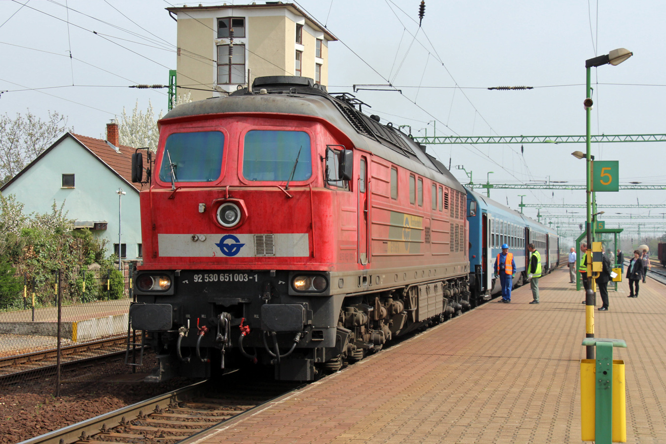 651 003