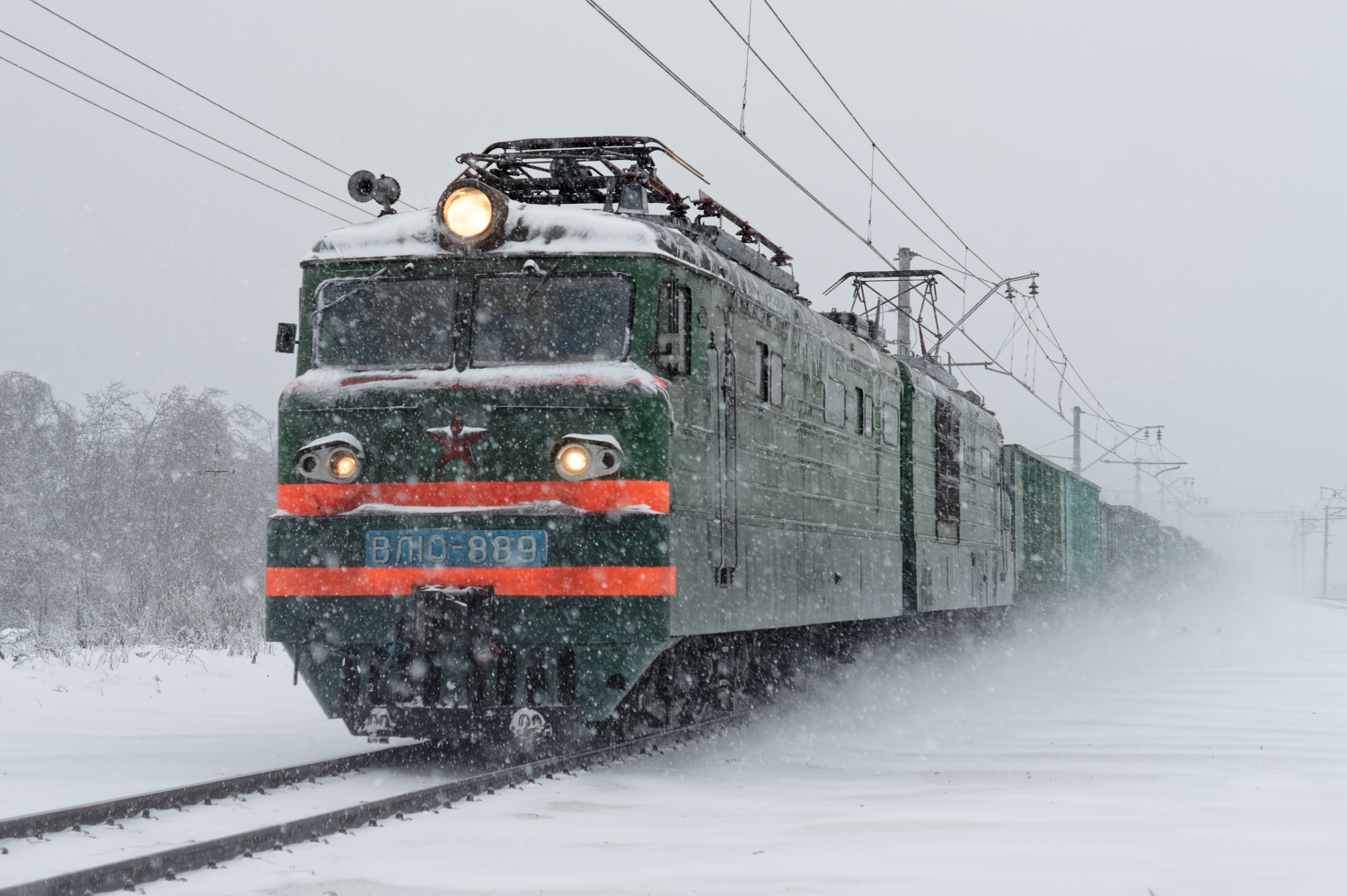 ВЛ10-889