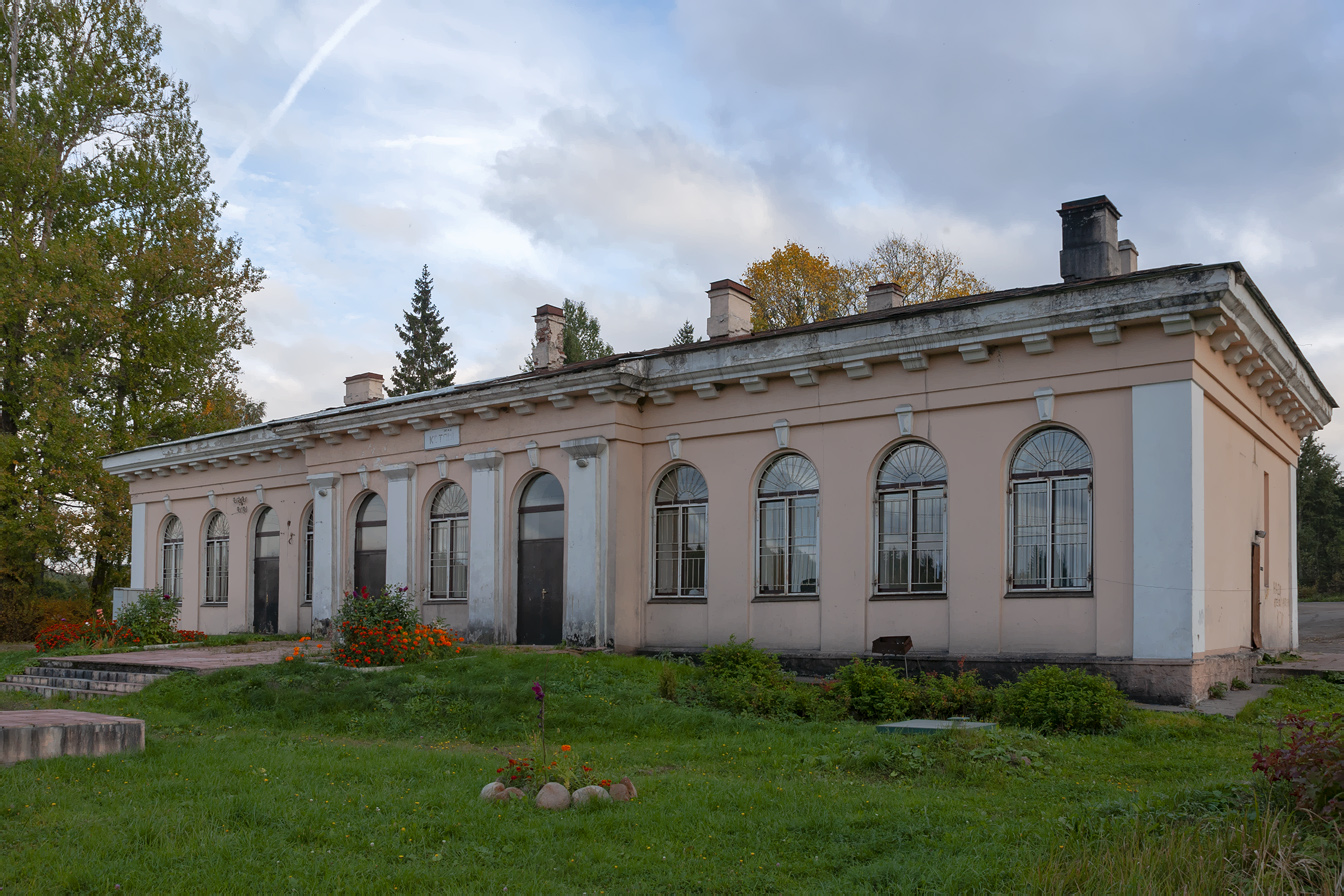 October Railway — Stations & ways