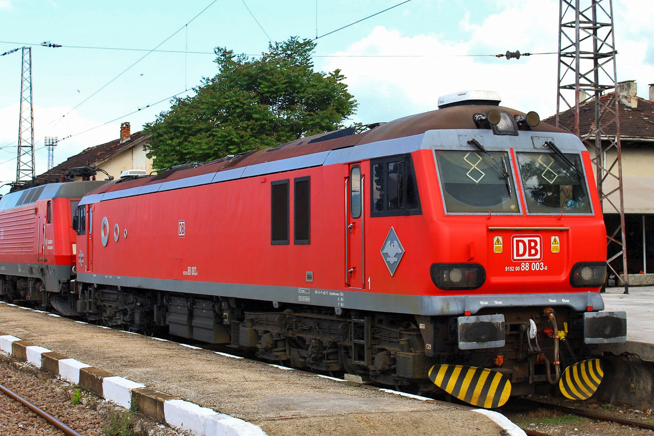 88 003