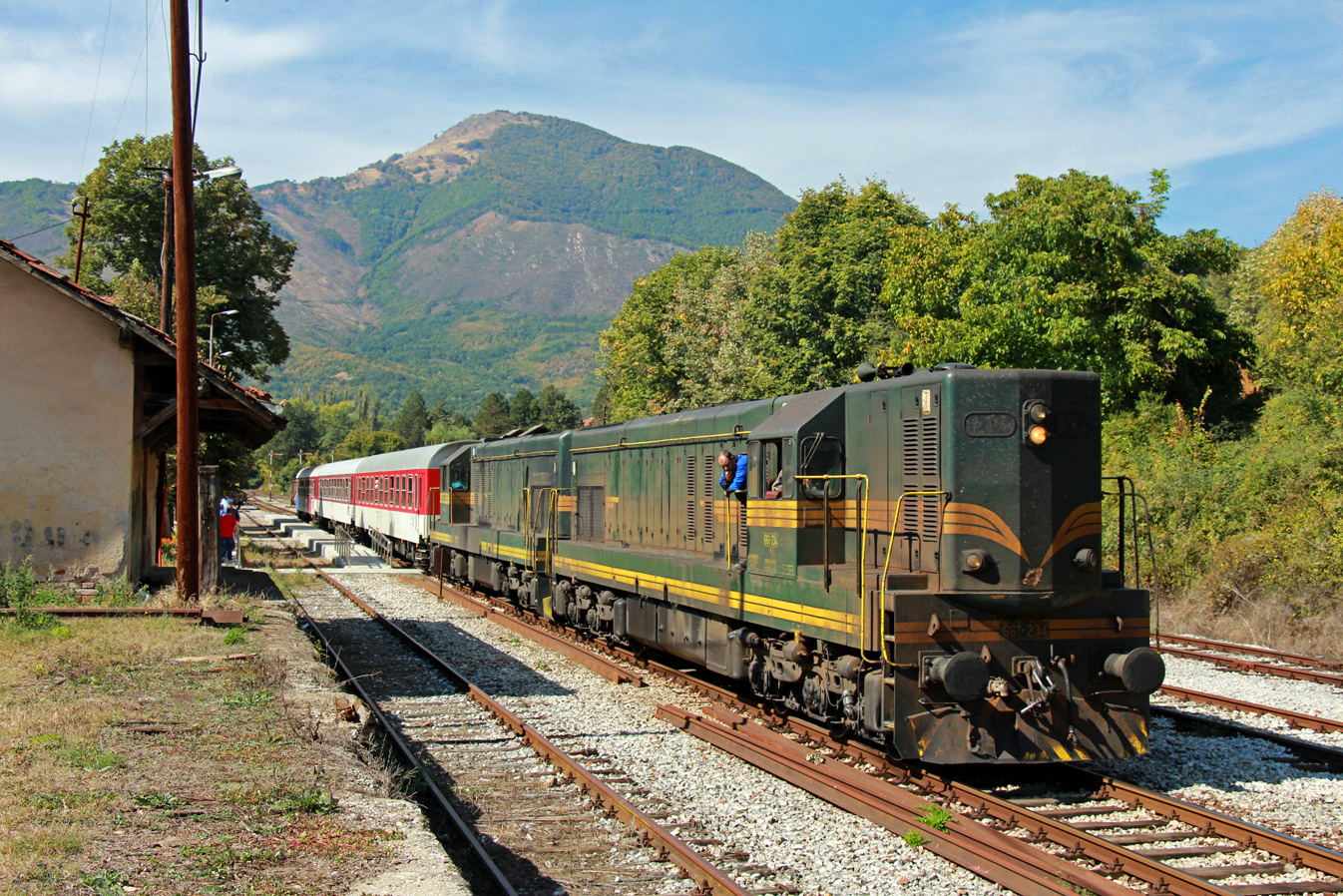 661-234