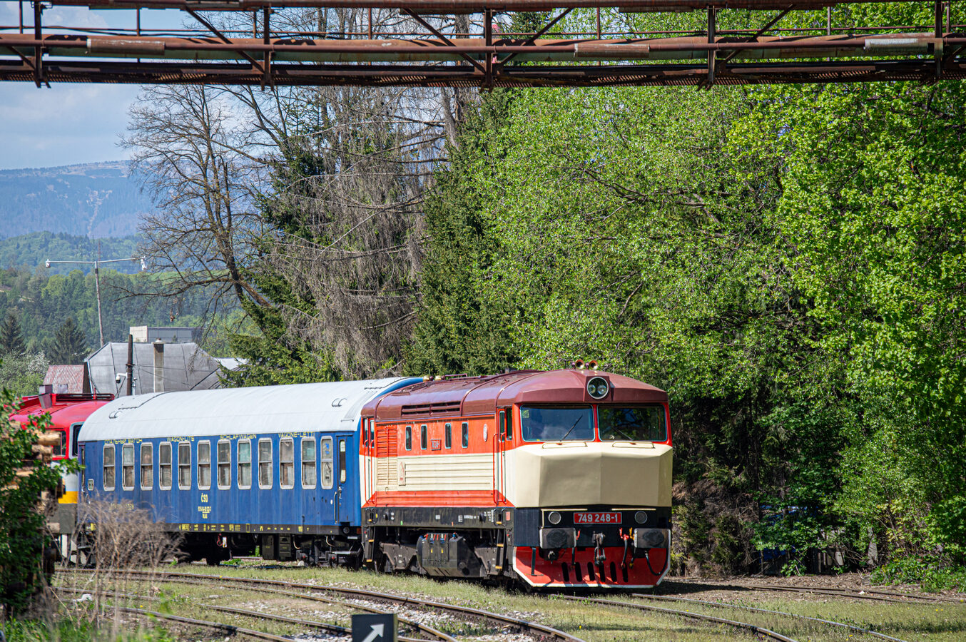 749 248-1