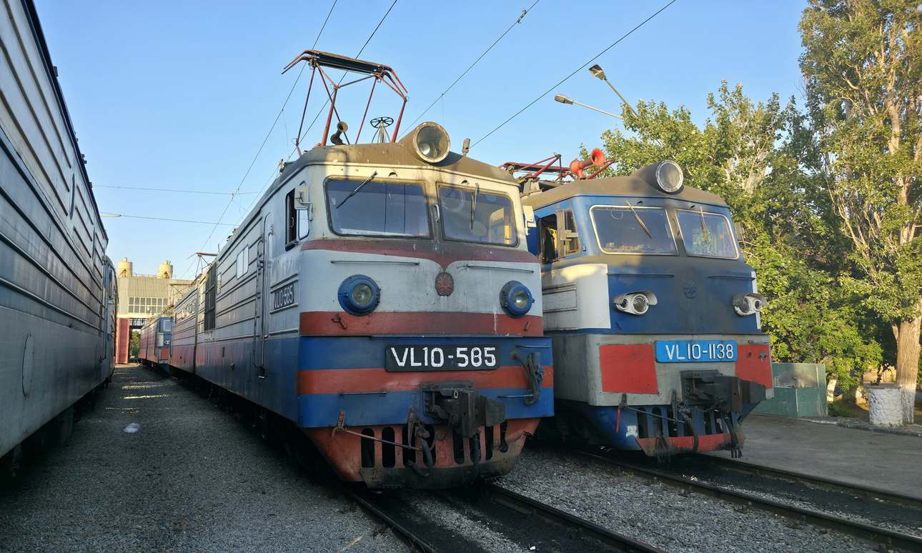 ВЛ10-585; ВЛ10-1138
