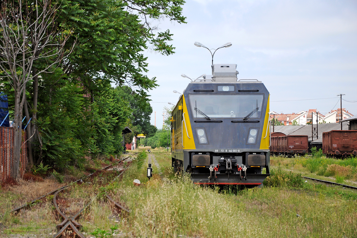 162 001