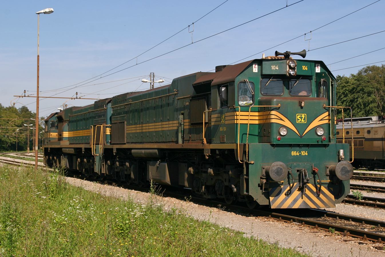 664-104
