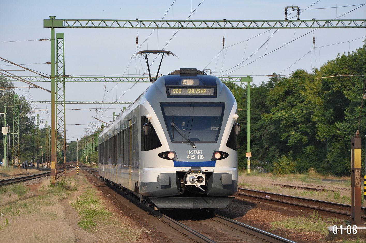 415 118