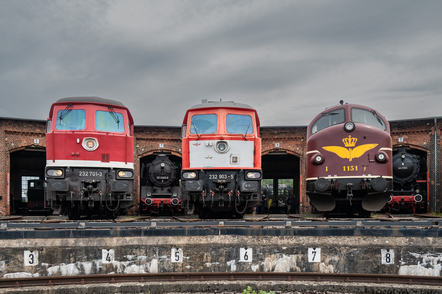 232 701-3; 232 903-5; V170 1151