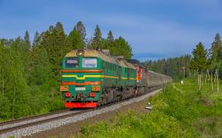 3М62У-0032 (October Railway); ТЭП70-0184 (October Railway)