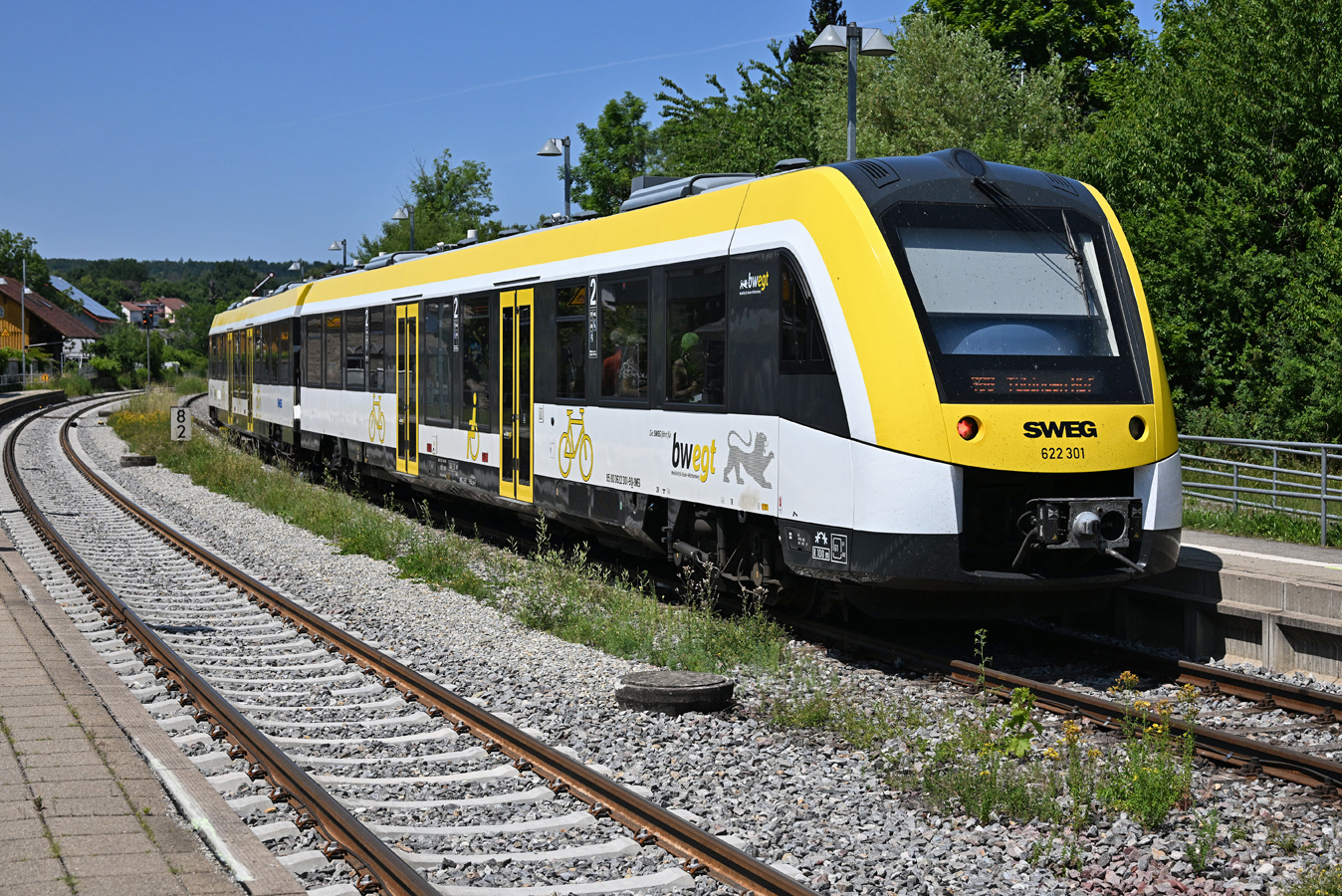 622 301