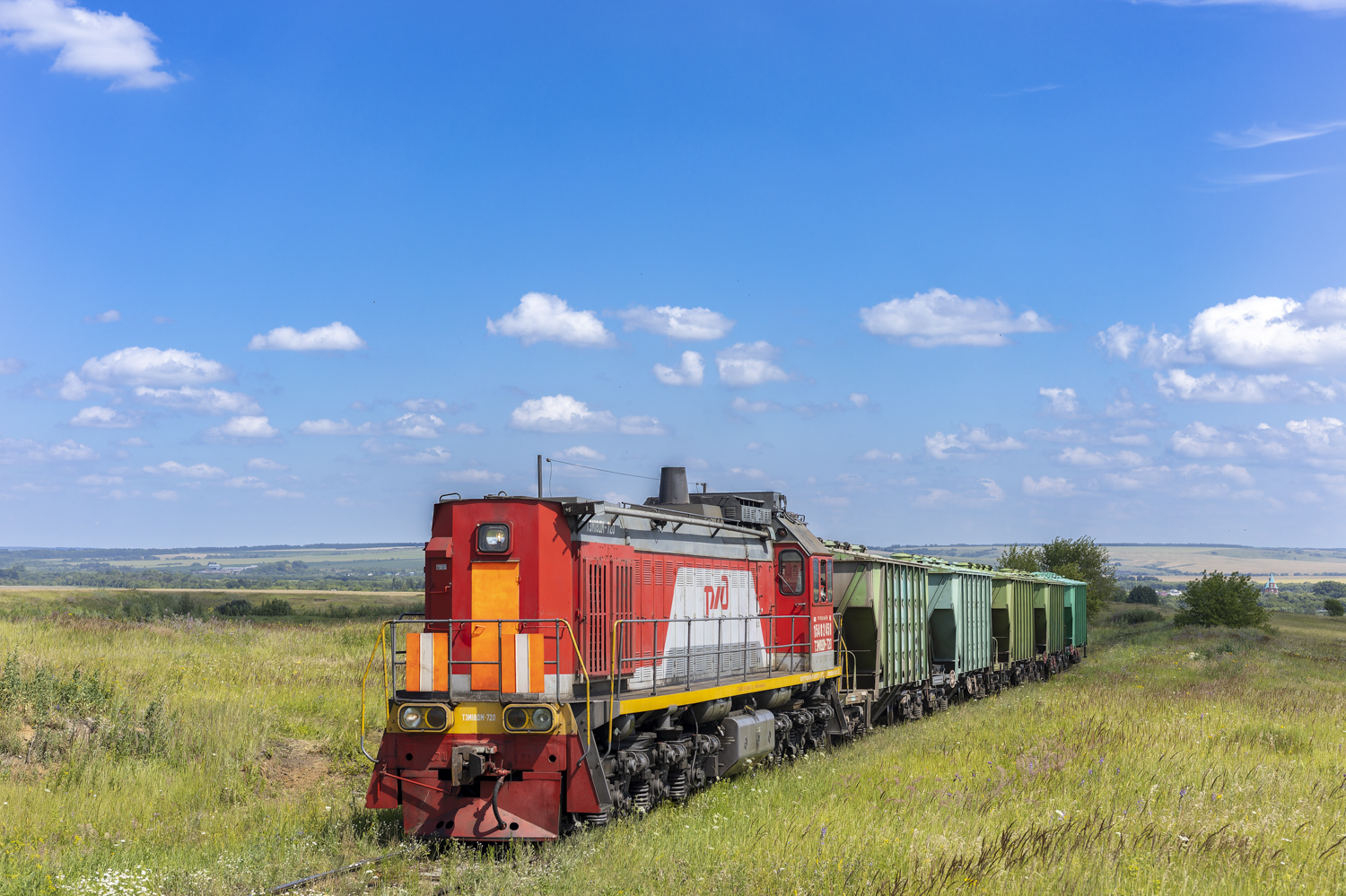 ТЭМ18ДМ-720