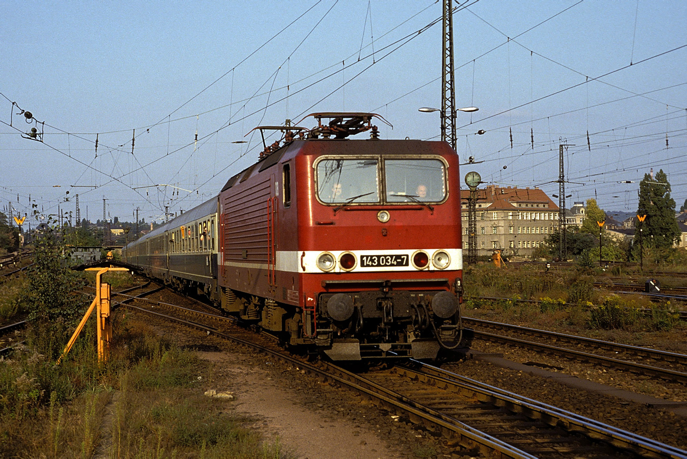 143 034-7