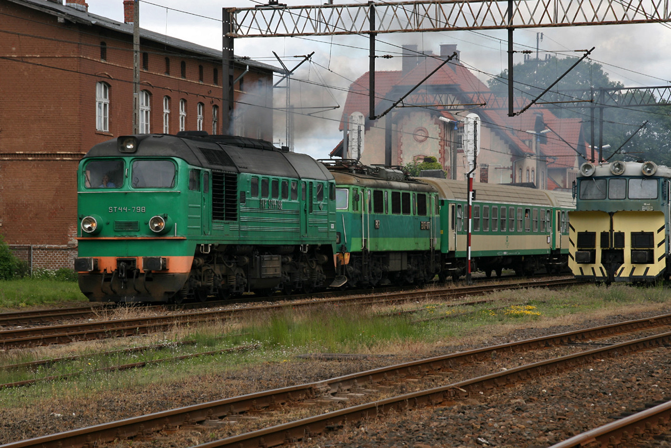 ST44-798