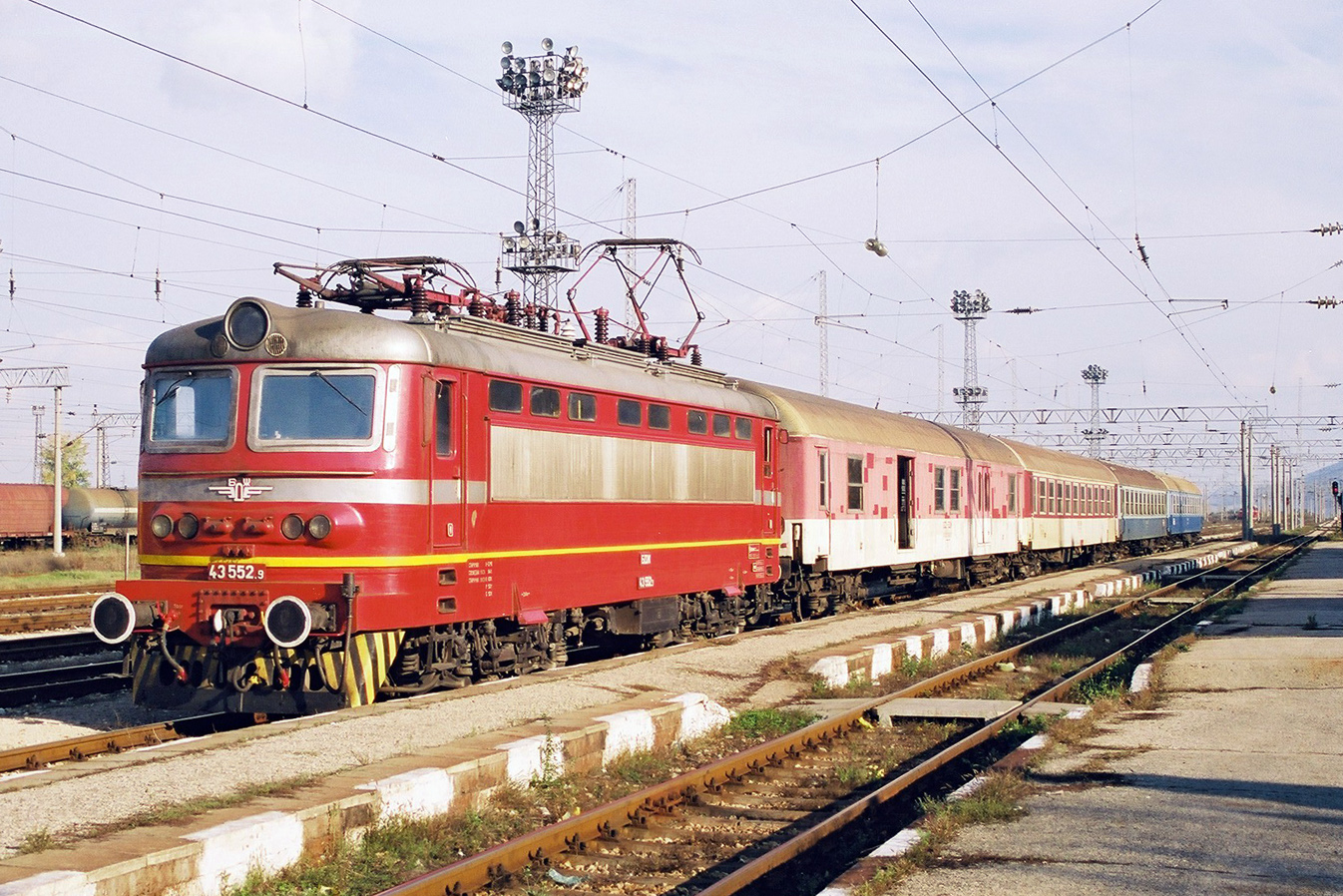 43 552