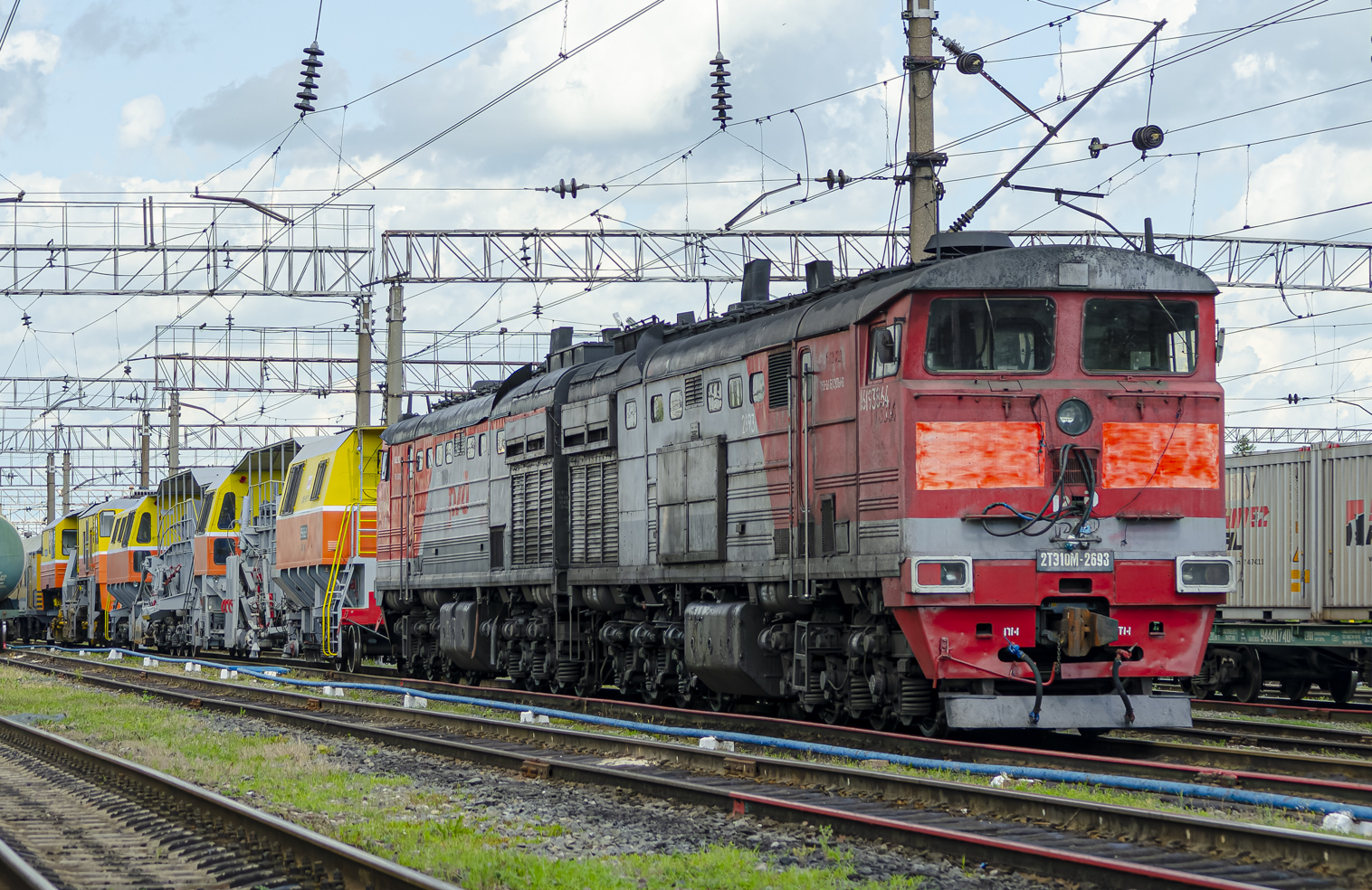 2ТЭ10М-2693