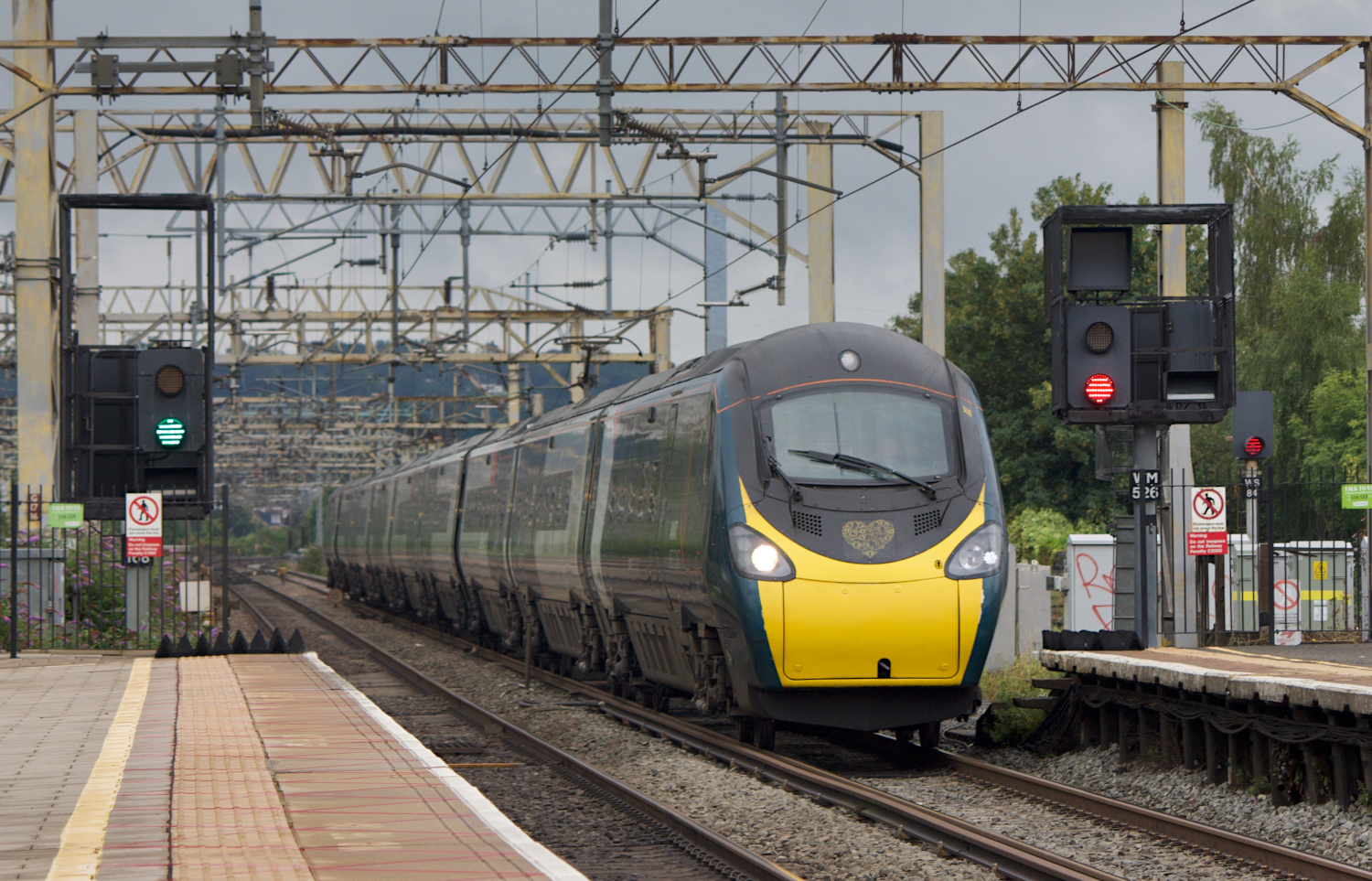 390001